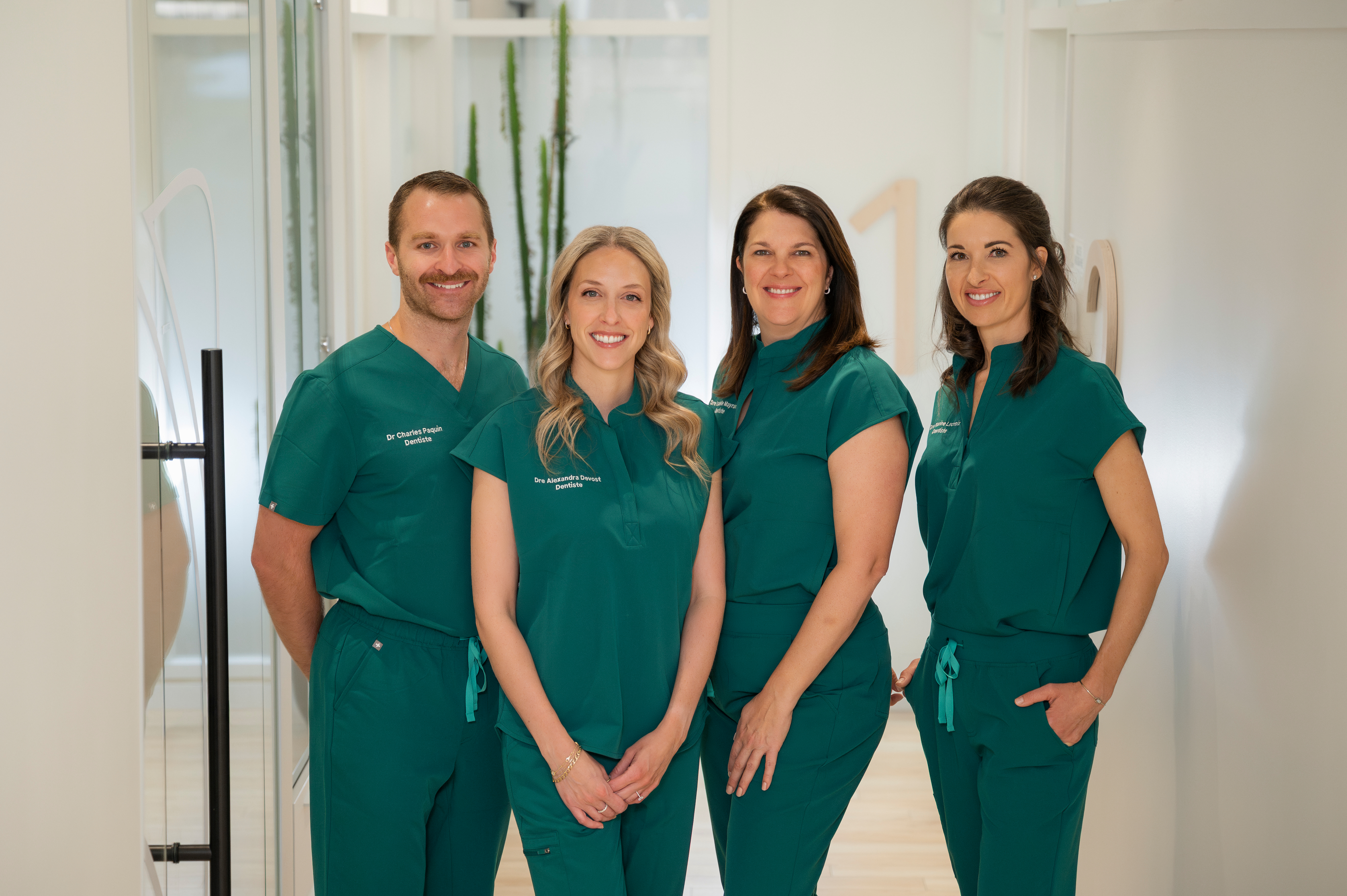 Dentiste en vue d'une association 25%, clé en main